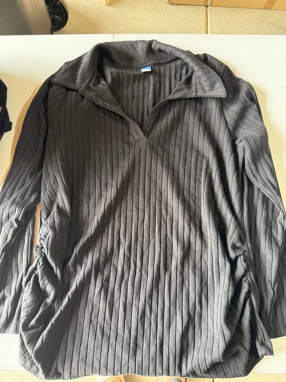 Ribbed V-Neck Pullover Sweater - Black